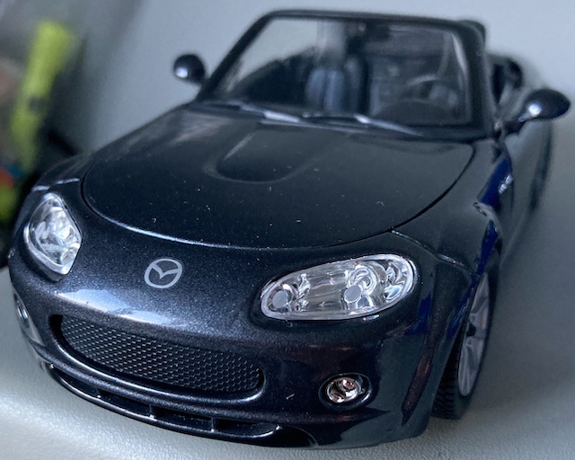 The front badge is nicely waterslid into place.