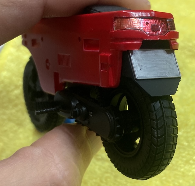 The tail light is installed.